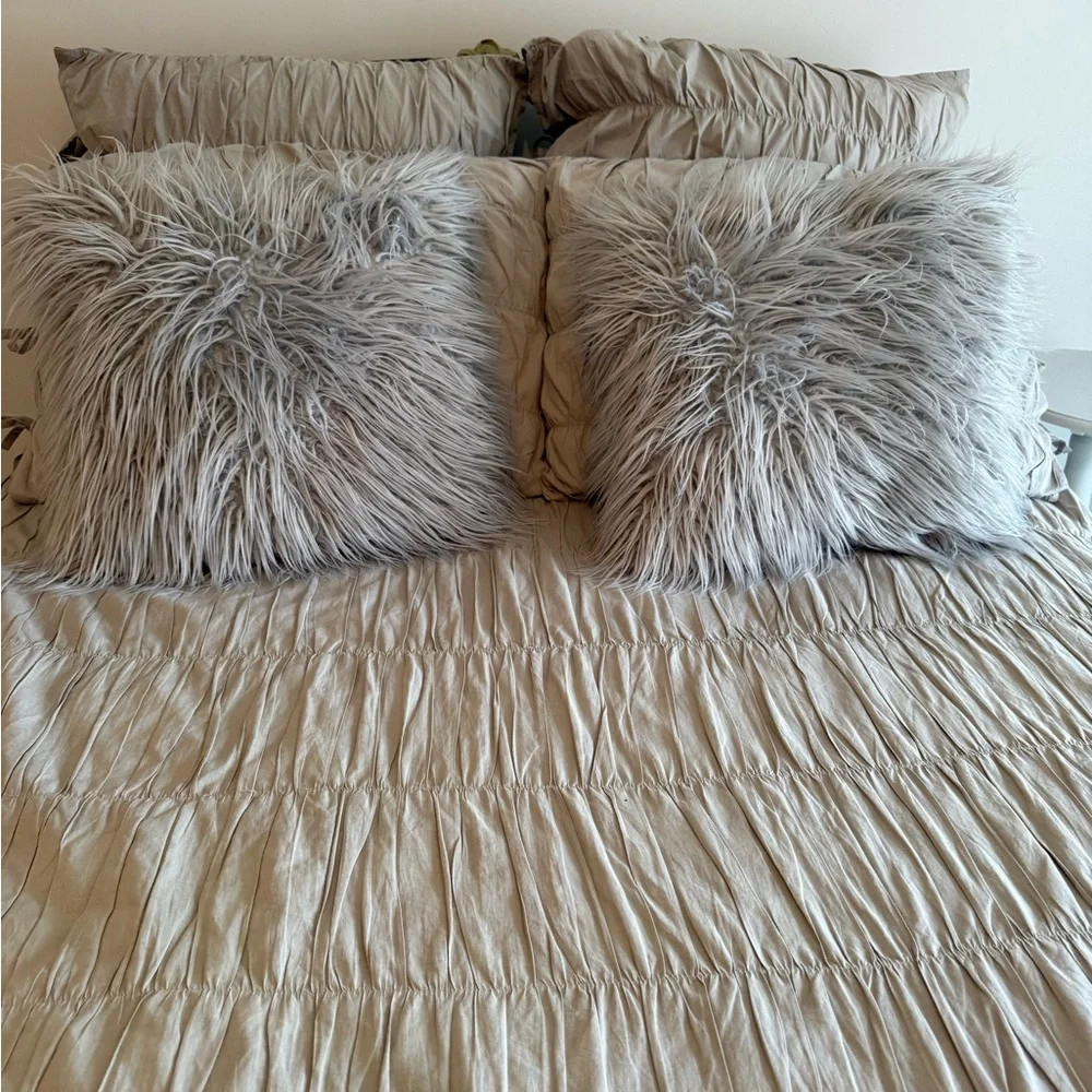 Pottery Barn Teen Elegant Rouched Gray Duvet & Shams